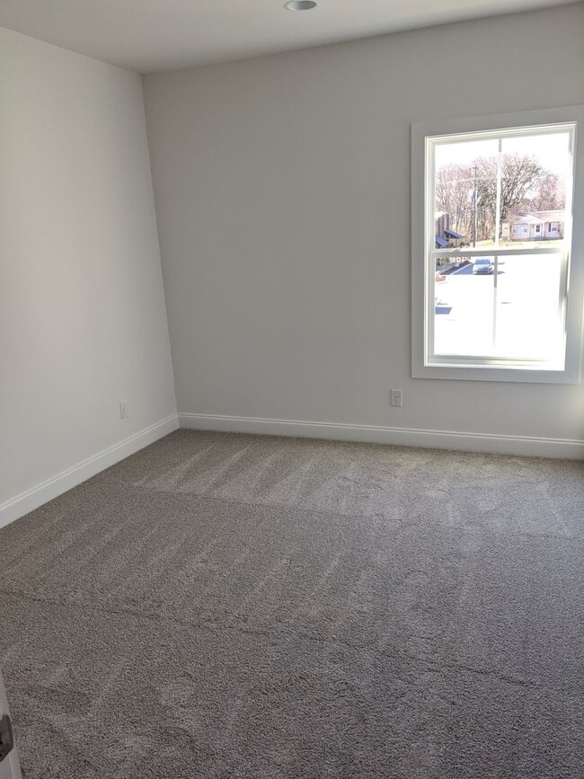 Building Photo - Luxury Town Home - Williamson County - End Unit
