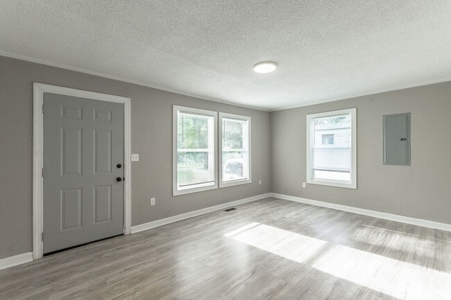 Building Photo - 2 Bedroom Home in East Ridge
