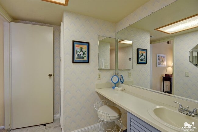 Building Photo - 40461 Bay Hill Way