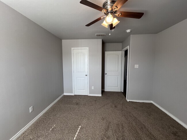 Building Photo - 3416 Itasca St