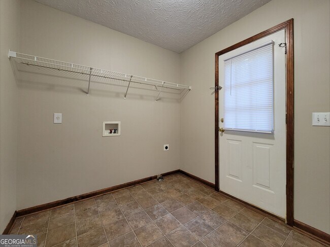 Building Photo - 518 Carl-Cedar Hill Rd