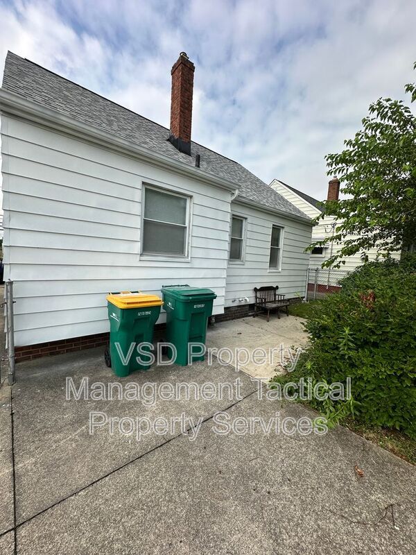 Building Photo - 15917 Turney Rd