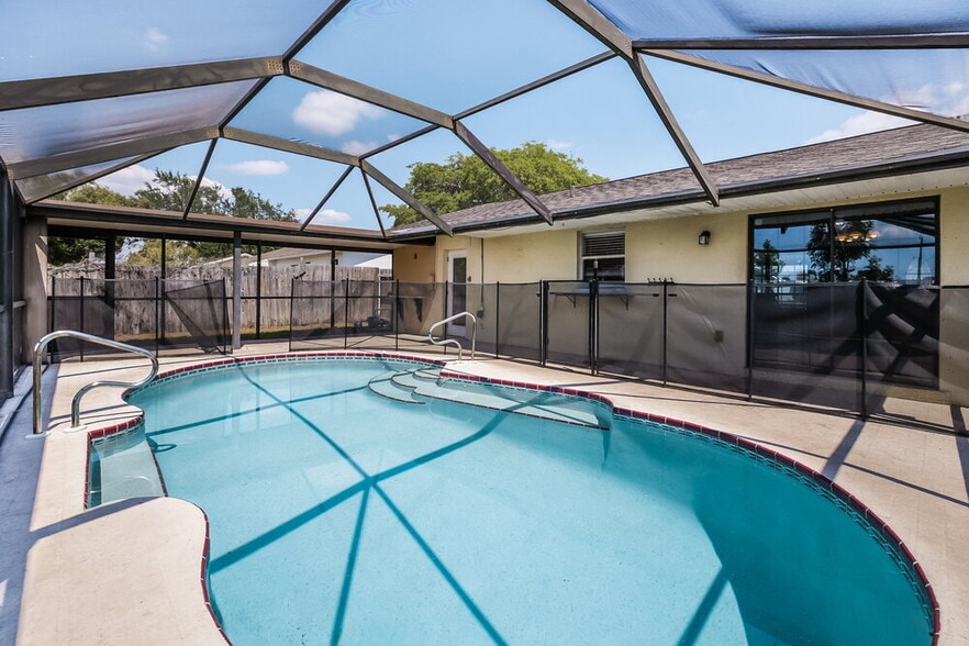 Building Photo - 971 Winsome Rd