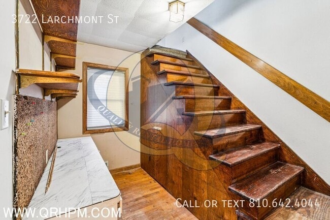 Building Photo - 3722 Larchmont St