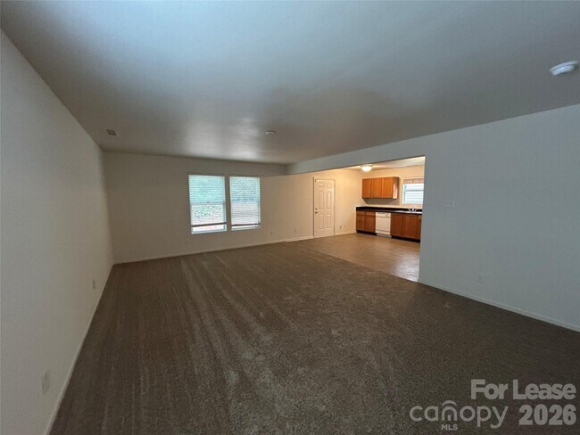 Building Photo - 3015 Meadow Knoll Dr