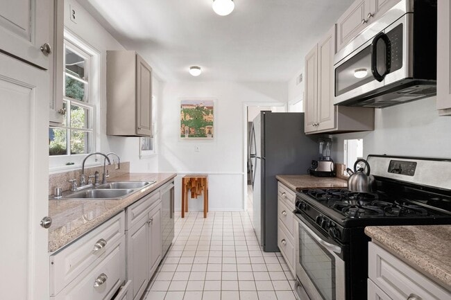Building Photo - Fully Furnished: 3 bed/ 2 Bath Mid-Century Home w/views of Griffith Observatory in the Hollywood ...
