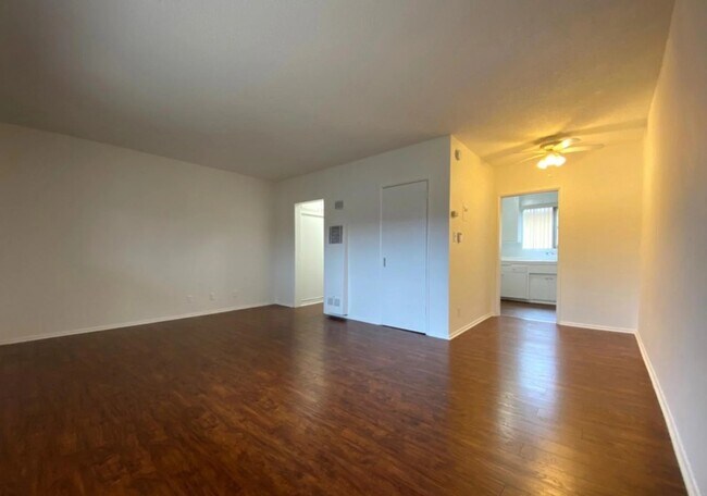 Interior Photo - 10026 Palms Blvd.,