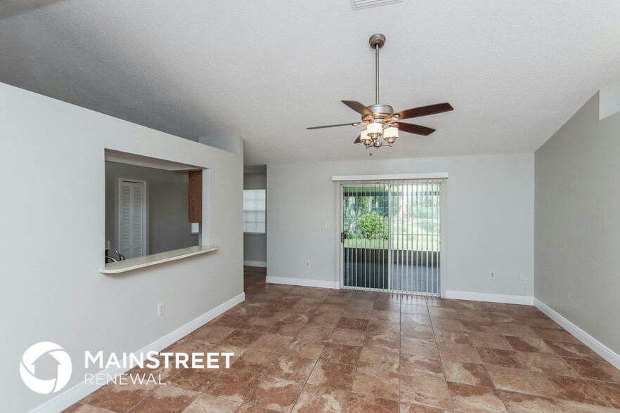 Building Photo - 707 Isar Ave NW