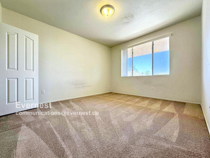 Building Photo - 16013 S Desert Foothills Pkwy