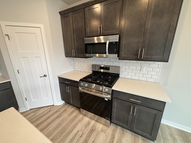 Building Photo - 549 Calvin Ln