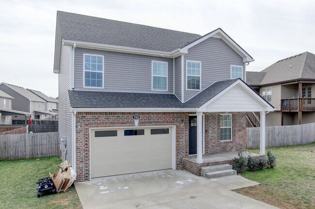 Building Photo - Fresh and so Clean Clean Close to Everything!