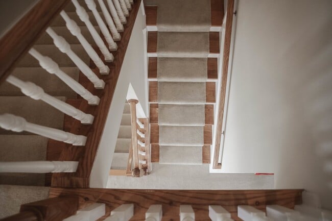 Building Photo - Villages at Urbana Luxury Townhouse For Lease