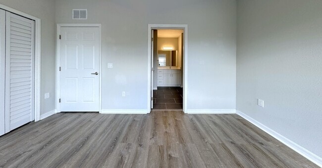 Building Photo - 4330 Tyler Cir N