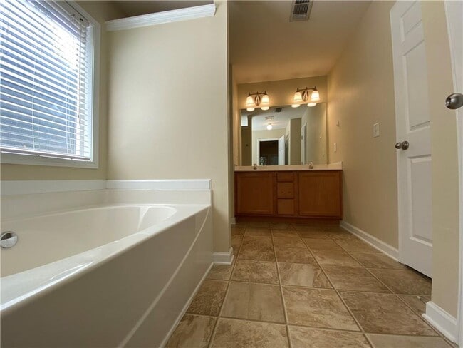 Building Photo - 3367 Harvest Ridge Ln NE