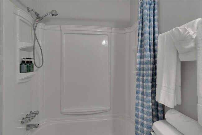 Building Photo - 803 W Markham Ave