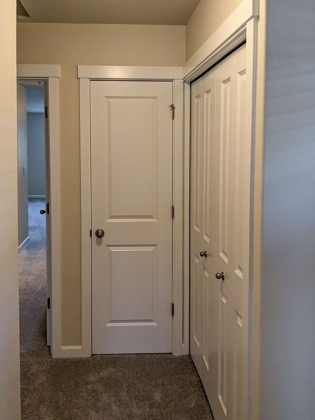 Building Photo - 1871 SE Mulberry Ave