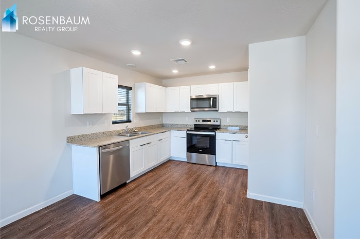 Building Photo - 11094 W Arvada Dr
