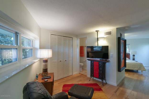 Building Photo - 275 Landings Rd