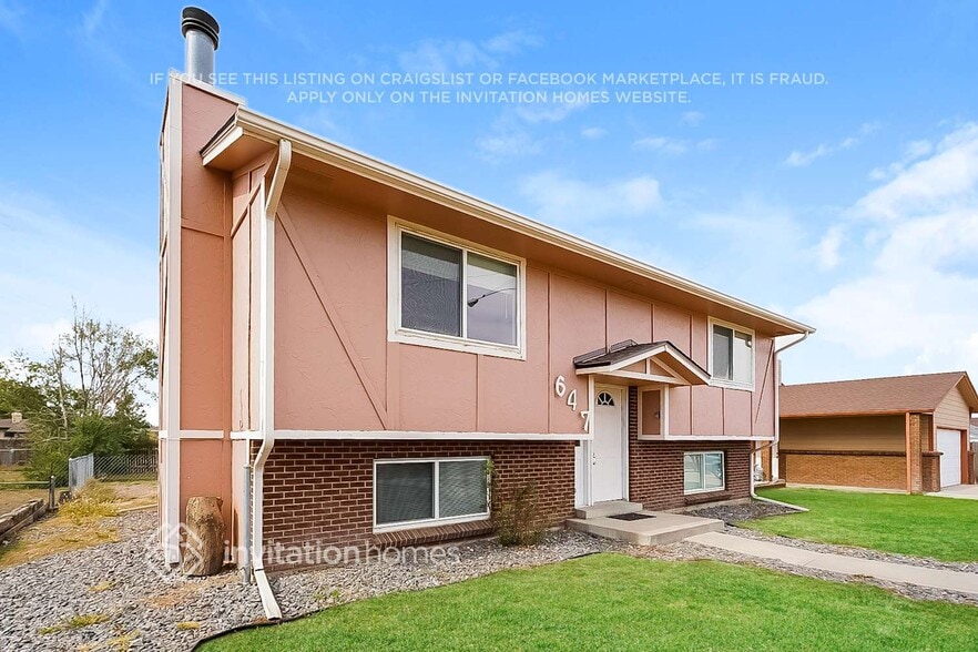 Building Photo - 647 S 6th Ave