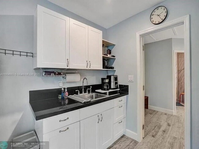 Building Photo - 1500 NE 4th St