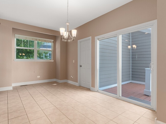Building Photo - 155 Gillett St