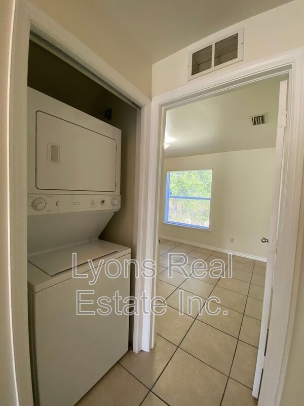 Building Photo - 4622 15th St SW