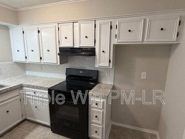 Building Photo - 10002 Stardust Trail