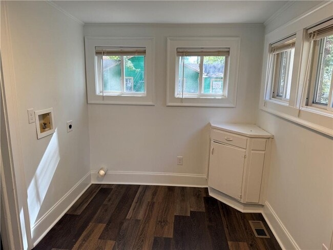 Building Photo - 101 Austin Ave NE