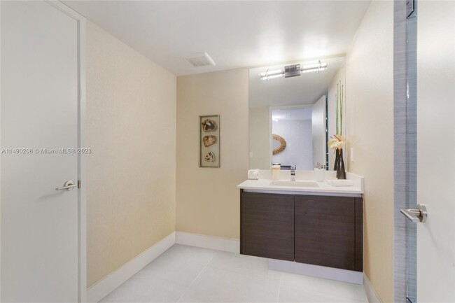 Building Photo - 300 Sunny Isles Blvd