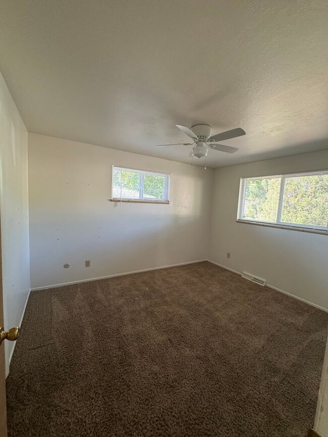 Building Photo - Single Family Home