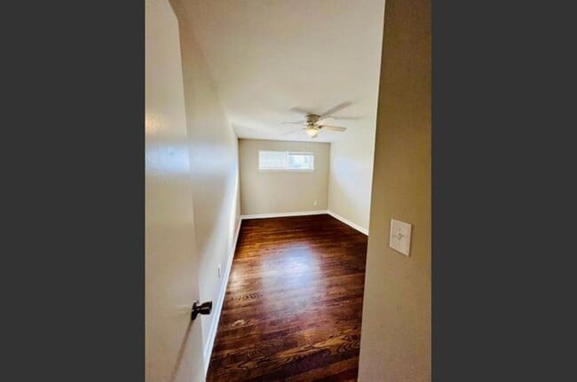 Building Photo - 217 Mountain Ave SW