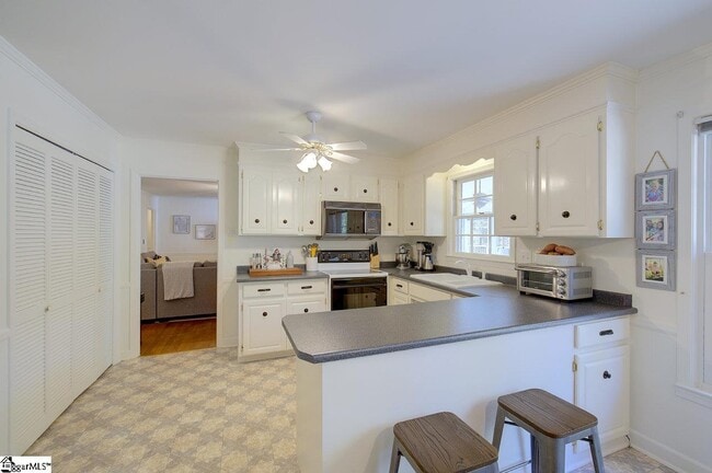 Building Photo - 104 Middle Brook Rd