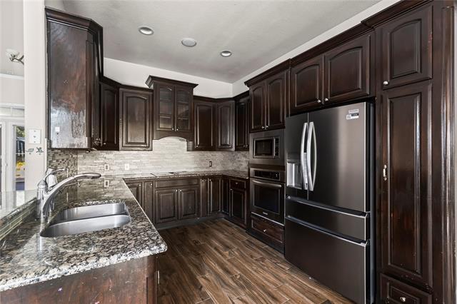 Building Photo - 5517 Greenview Ct
