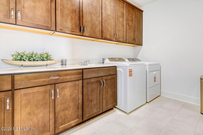 Building Photo - 279 Bismarck Palm Rd