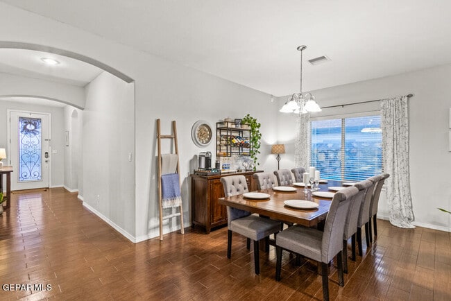 Building Photo - 7365 Dewberry Dr