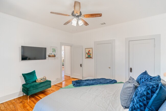 Building Photo - 475 E French Pl