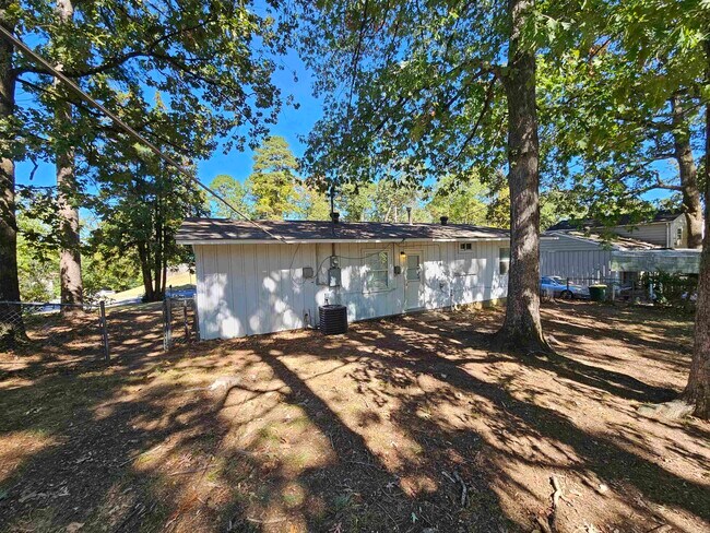Building Photo - 11621 Chipwood Dr
