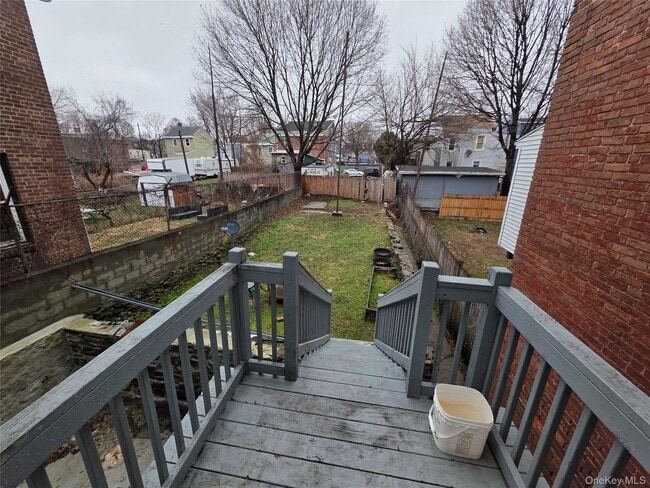 Building Photo - 28 Hasbrouck St