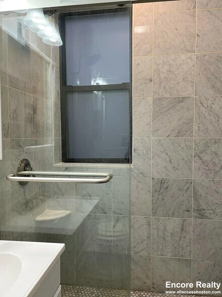 Building Photo - 11 Peterborough St