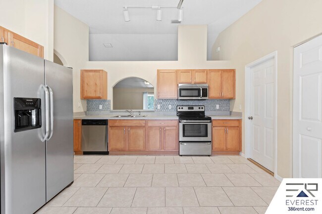 Building Photo - 15 Firtree Ln