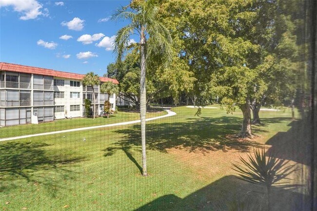 Building Photo - 8911 S Hollybrook Blvd