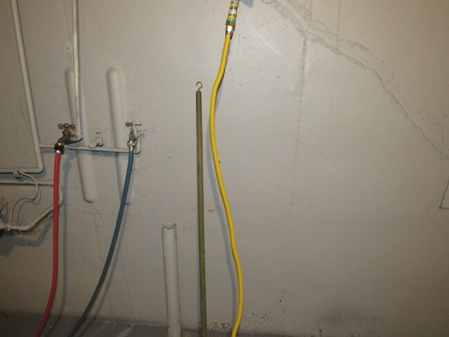 Building Photo - 345 8th St