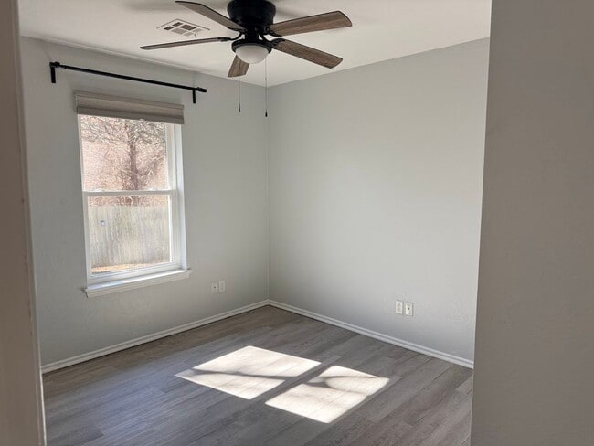 Building Photo - 4 Bedroom - 2 bath duplex located near campus and State Highway 9