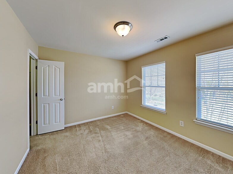 Building Photo - 13217 Heath Grove Dr