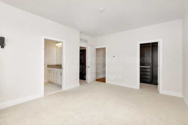 Building Photo - 402 Stabler Ln