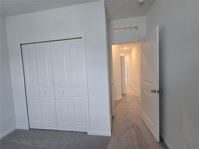 Building Photo - 3062 Chantilly Dr