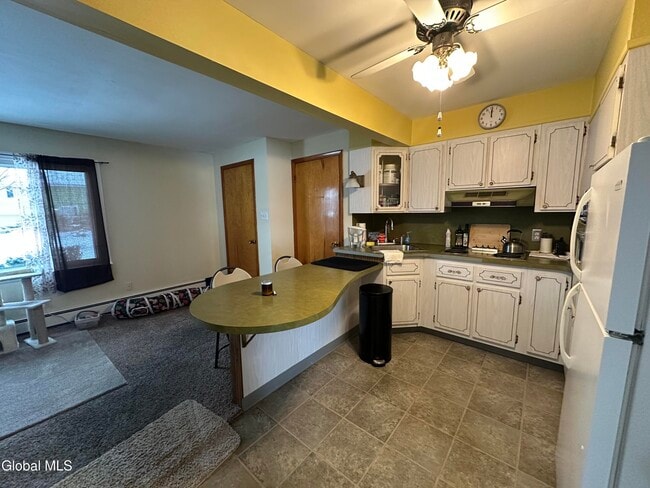 Building Photo - 4 University Pl