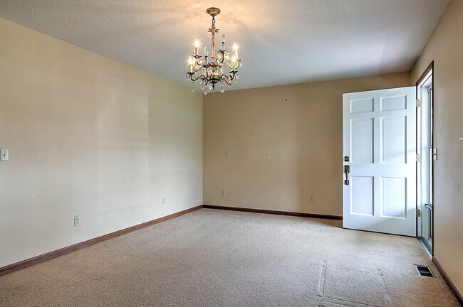 Building Photo - 307 Cypress St