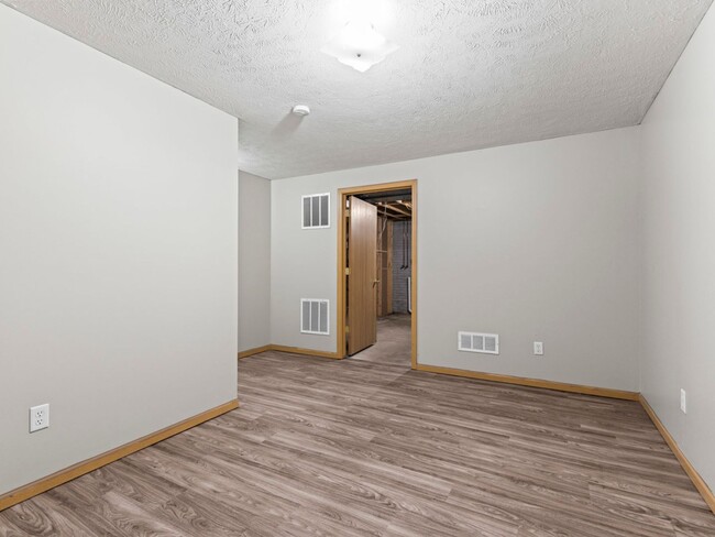 Building Photo - 6901 N Steamboat Dr