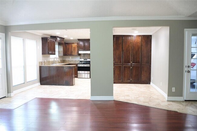 Building Photo - 13819 Clark Towne Rd